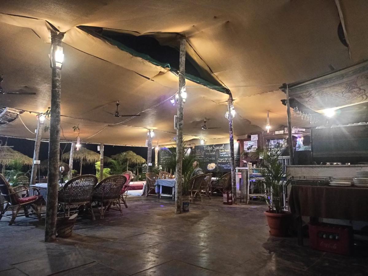 Casa Fiesta Sea Front Beach Huts Patnem Beach Exterior foto